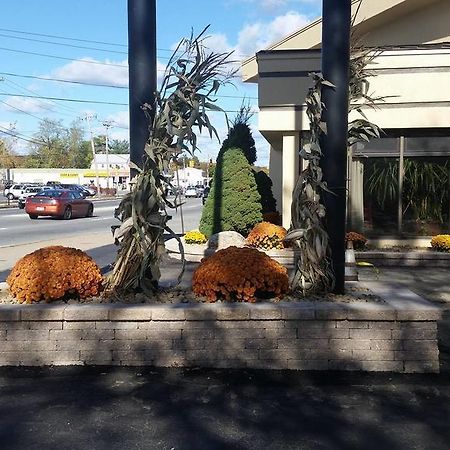 Attleboro Motor Inn Bagian luar foto