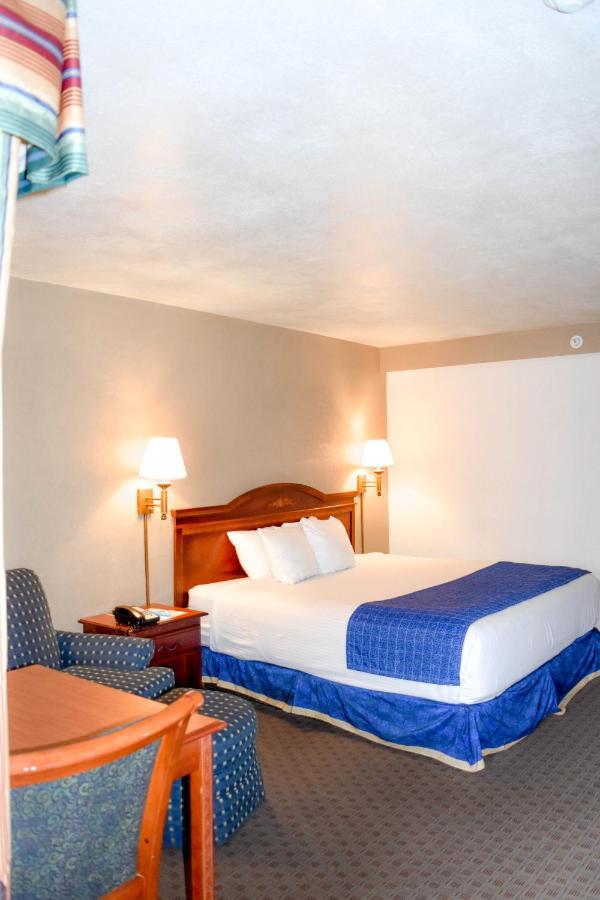 Attleboro Motor Inn Bagian luar foto