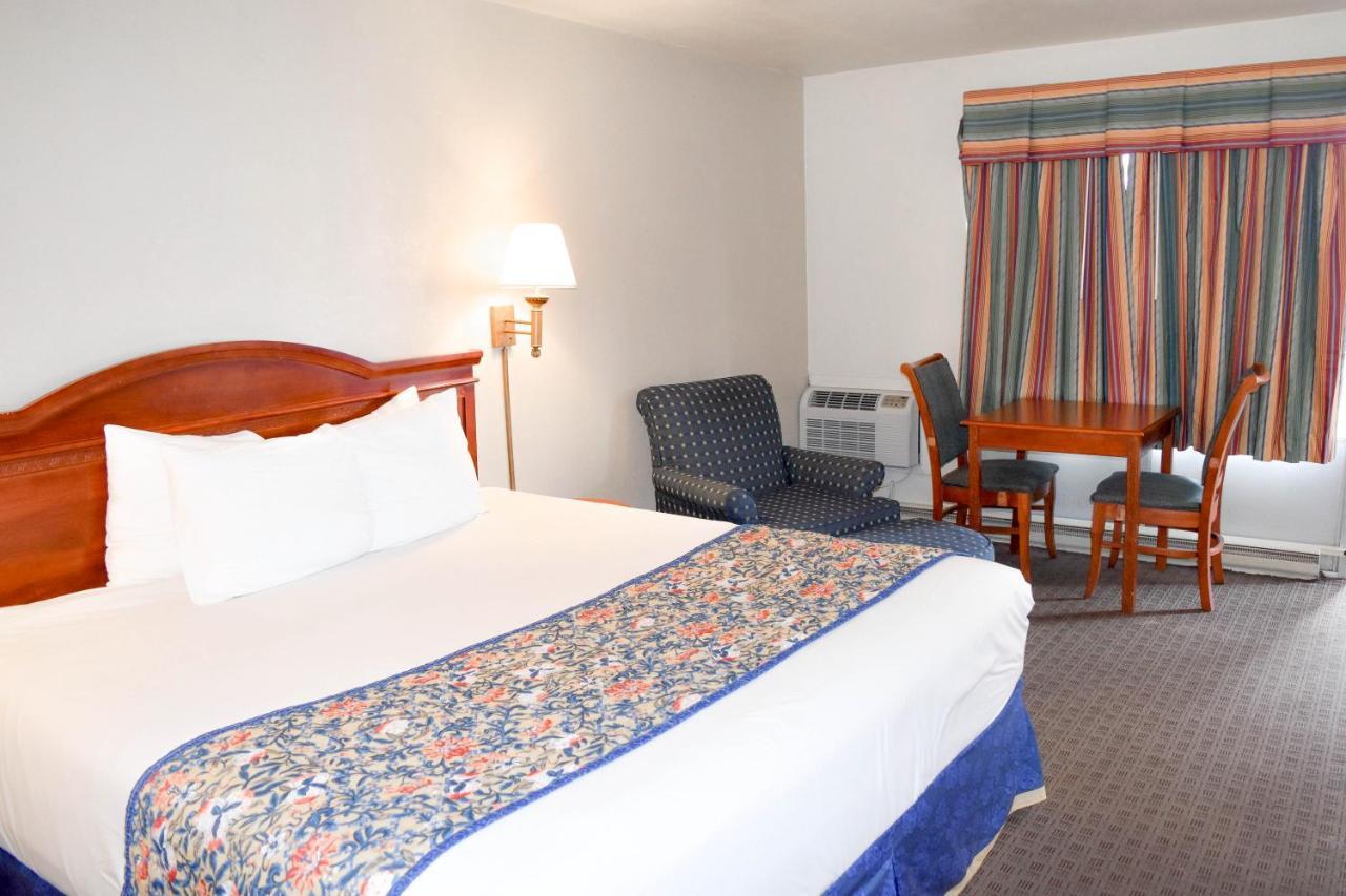 Attleboro Motor Inn Bagian luar foto